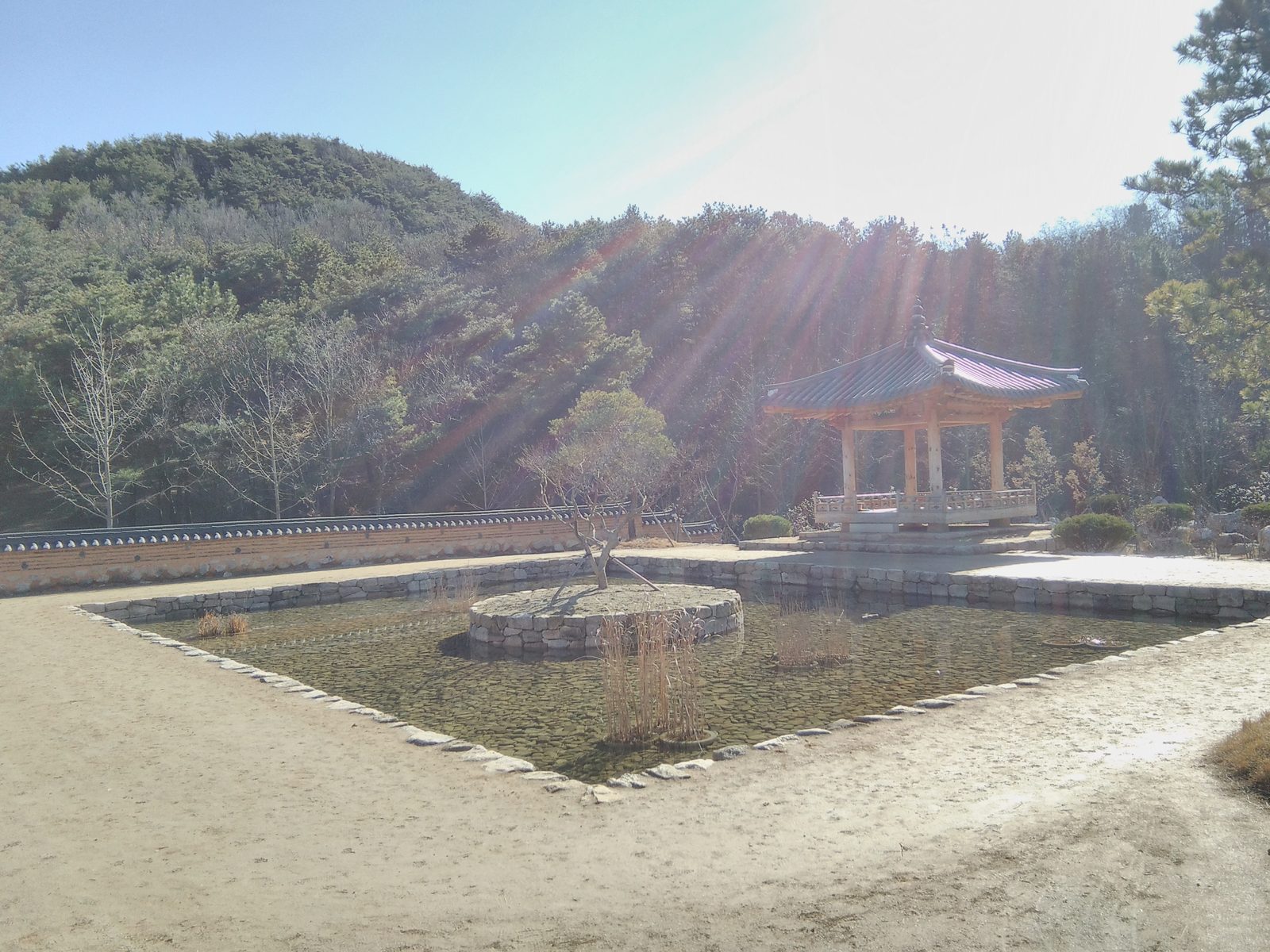 연못과 정자